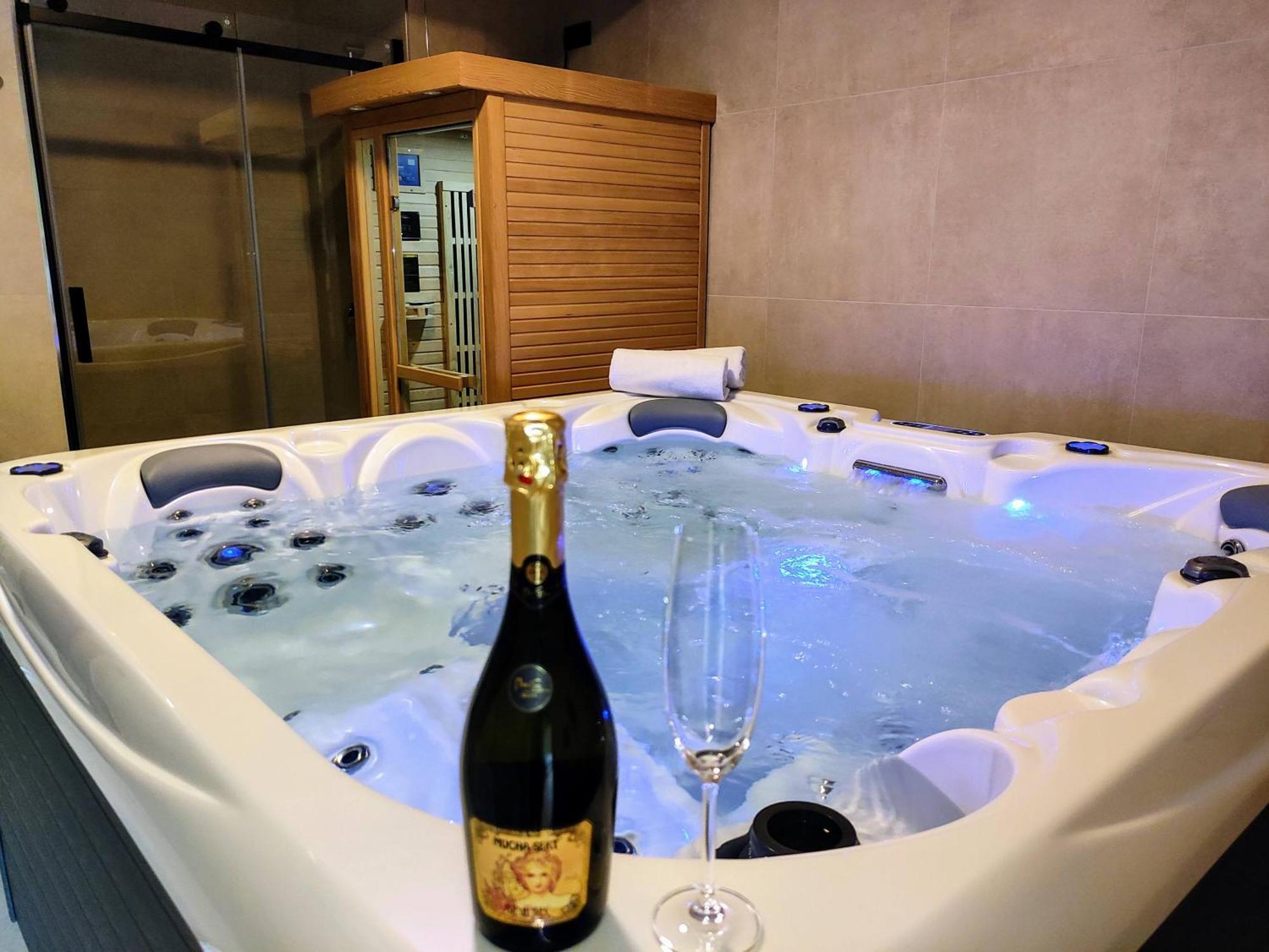 Grand Spa Harrachov - Wellness Luxusni Apartman S Velkou Virivkou, Saunou, Kuchyni A Venkovnim Posezenim V Centru Harrachova Екстер'єр фото